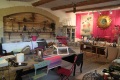 Des objets de dcoration et une vaisselle de style